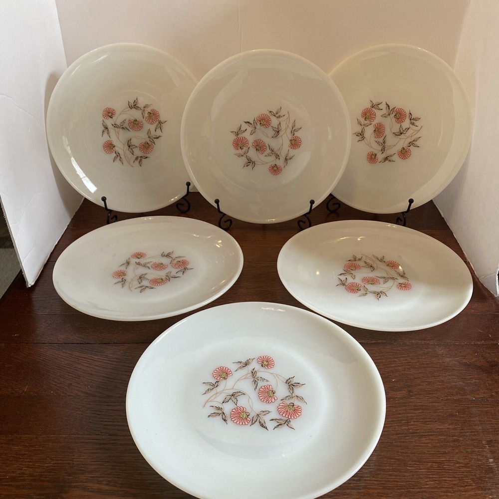 Milk Glass‎ Fire King 9" Plates Fleurette Pink Flowers Dinner Vintage Set Of 6